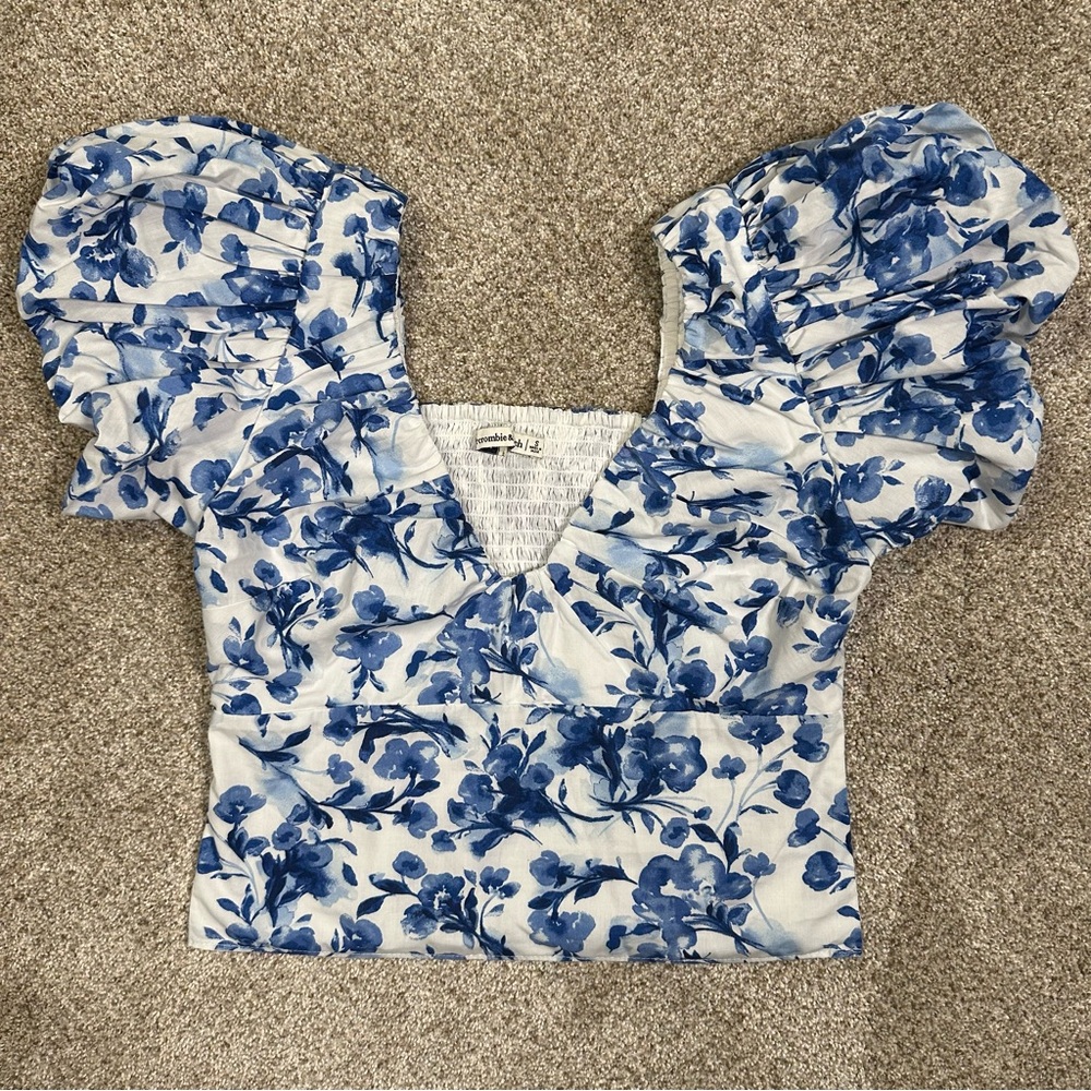 Abercrombie Floral Blue Puff‎ Sleeve Top